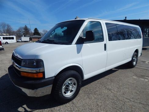 Used 2017 Chevrolet Express 3500 LT w/ LT Preferred Equipment Group image 3