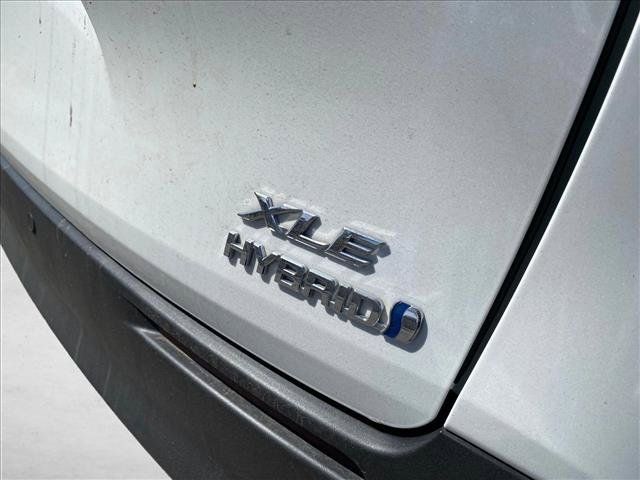 Used 2022 Toyota Sienna XLE w/ XLE Plus Package FWD image 18