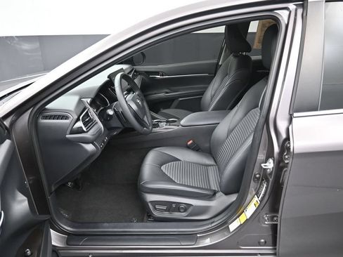 Certified 2023 Toyota Camry SE FWD image 9