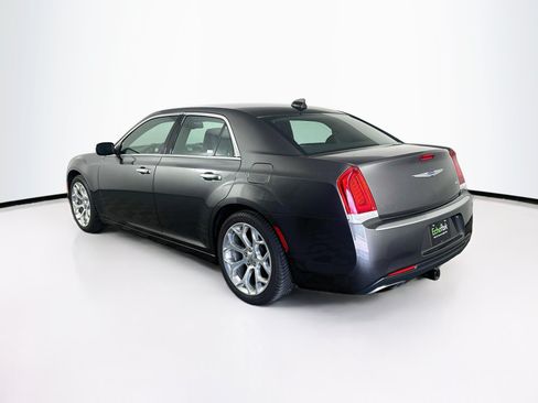 Used 2019 Chrysler 300 C RWD image 5