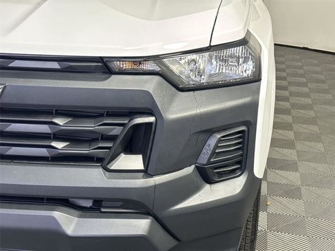 Used 2025 Chevrolet Colorado W/T w/ WT Convenience Package II image 9