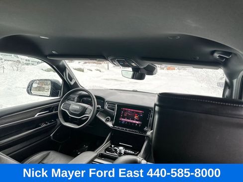 Used 2024 Jeep Wagoneer Series II image 17