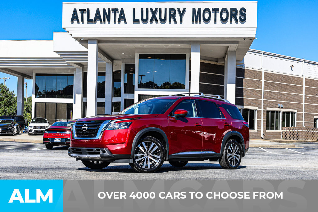 Used 2025 Nissan Pathfinder Platinum w/ Cargo Package AWD/4WD image 2