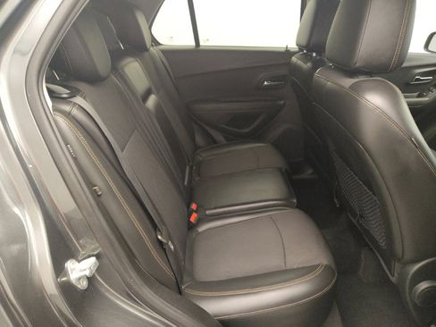 Used 2020 Chevrolet Trax LT w/ Driver Confidence Package FWD image 19