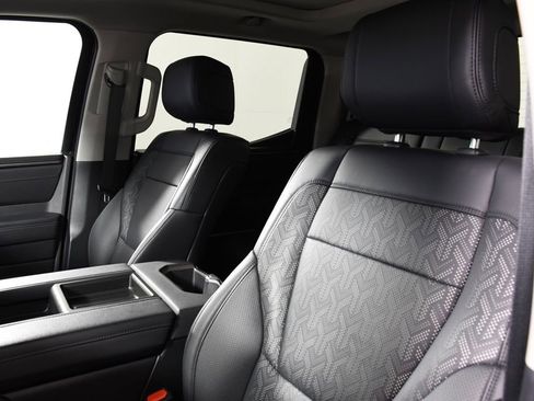 Used 2024 Toyota Tundra Limited AWD/4WD image 17