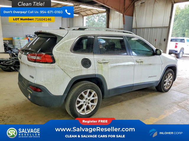Used 2016 Jeep Cherokee Latitude AWD/4WD image 4