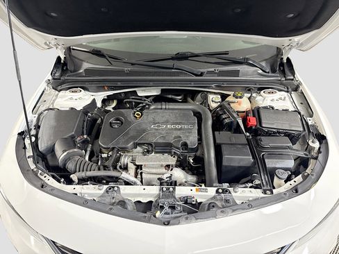 Used 2017 Chevrolet Malibu LT image 39