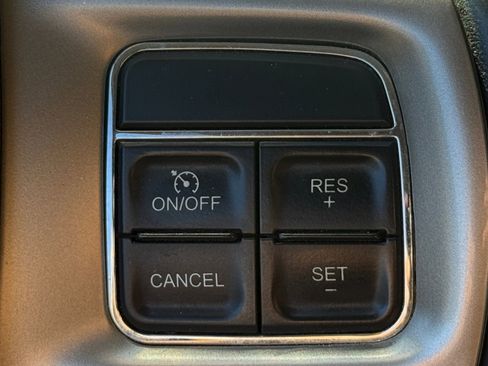 Used 2018 RAM 2500 Laramie w/ Convenience Group image 19