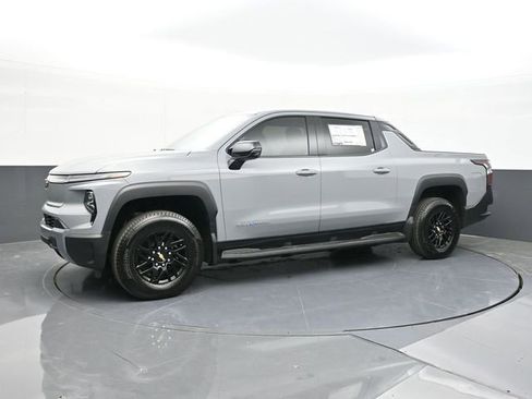 New 2025 Chevrolet Silverado EV LT image 8