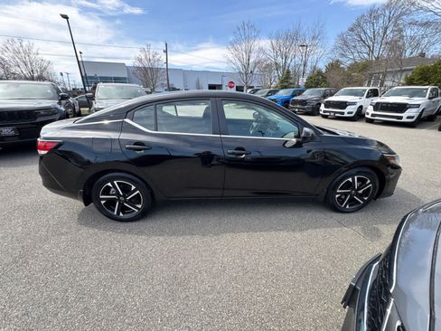 Used 2025 Nissan Sentra SV w/ All-Weather Package FWD image 7