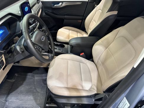 Used 2022 Ford Escape Titanium AWD/4WD image 20