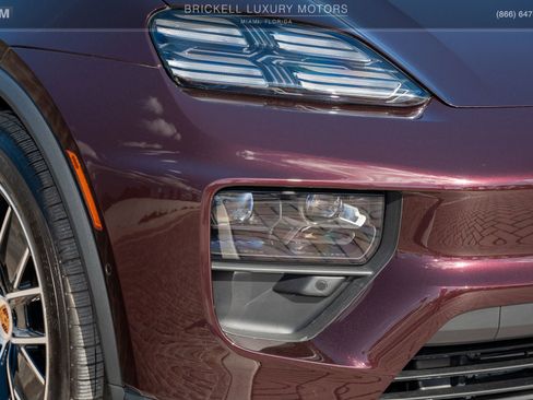 Used 2025 Porsche Macan 4 Electric image 54