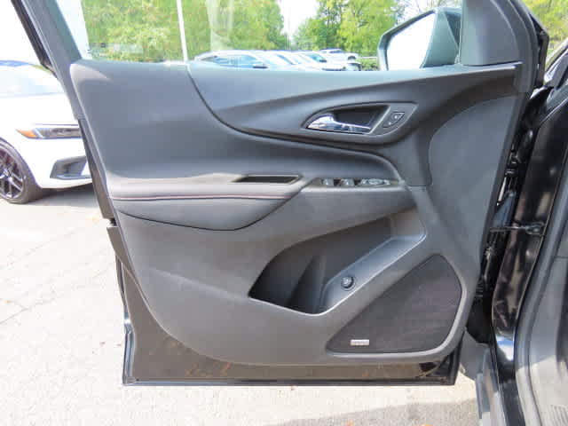 Used 2023 Chevrolet Equinox RS w/ RS Leather Package AWD/4WD image 17