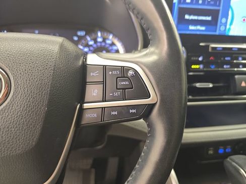 Used 2022 Toyota Highlander Platinum AWD/4WD image 34