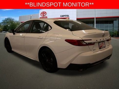Used 2025 Toyota Camry SE image 6