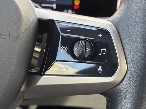 Used 2024 BMW iX xDrive50 image 10