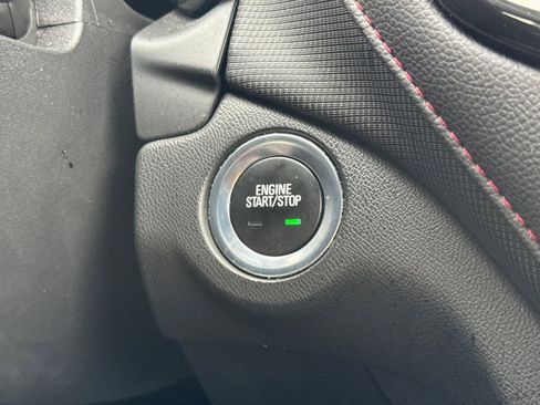 Used 2023 Chevrolet Equinox RS image 33