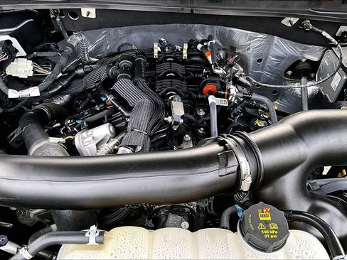 Used 2025 Ford Expedition Active image 37