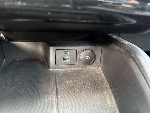 Used 2022 Ford Escape SE w/ SE Sport Appearance Package AWD/4WD image 28