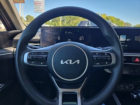 Used 2025 Kia K5 LXS FWD image 6