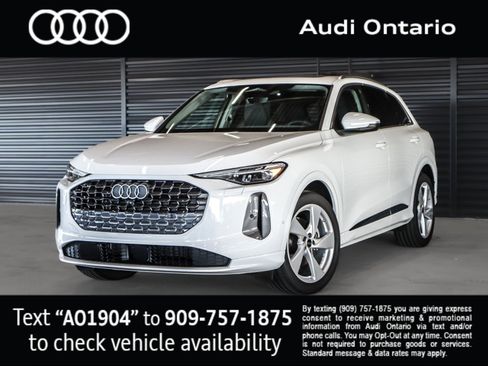 Certified 2025 Audi Q5 Prestige AWD/4WD image 1