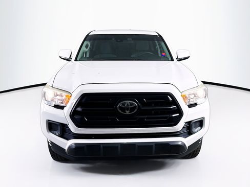 Used 2019 Toyota Tacoma SR w/ SR Convenience Package image 3