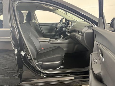 Used 2023 Nissan Sentra S FWD image 4