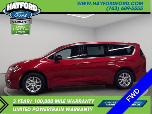 Used 2025 Chrysler Pacifica Select FWD image 2
