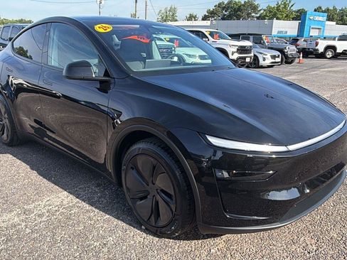 Used 2026 Tesla Model Y 2WD image 7