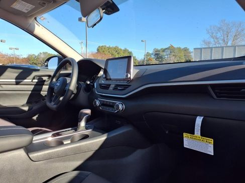 New 2025 Nissan Altima 2.5 S image 8