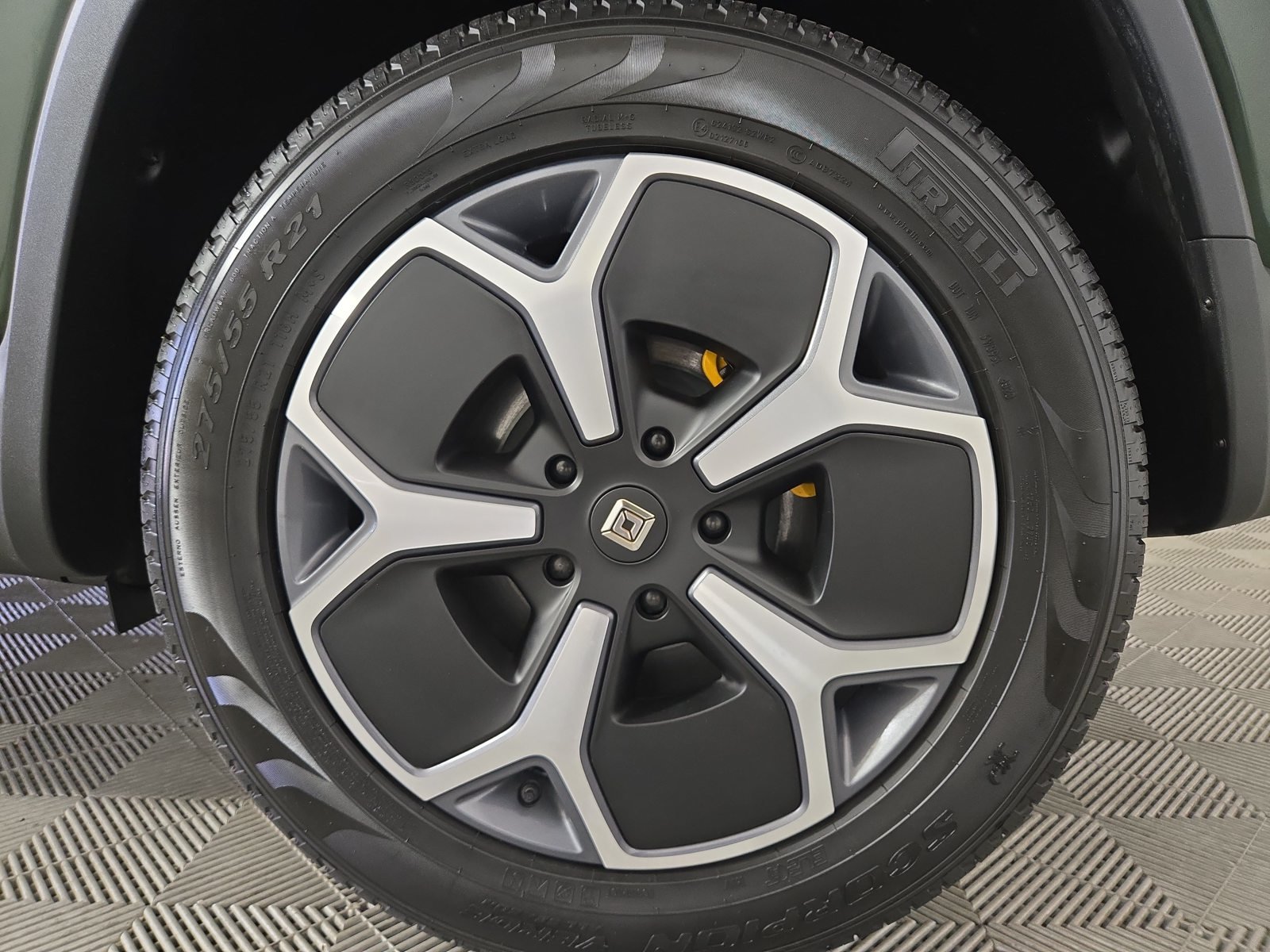 Used 2024 Rivian R1S Adventure Quad AWD/4WD image 10