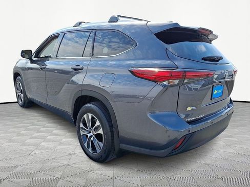 Used 2021 Toyota Highlander XLE image 5