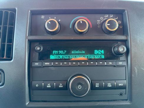 Used 2025 Chevrolet Express 2500 w/ Driver Convenience Package image 21