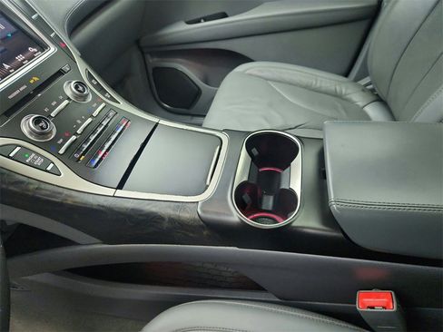 Used 2019 Lincoln Nautilus Reserve image 18