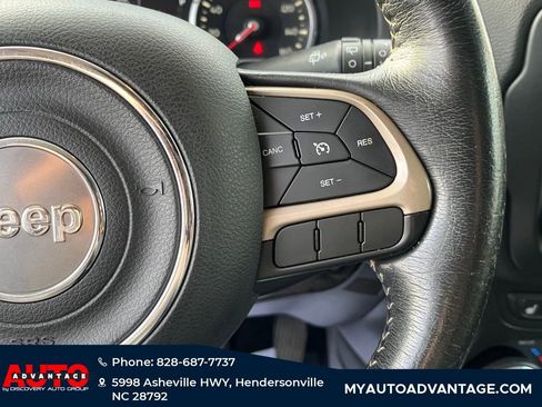 Used 2016 Jeep Renegade Limited image 19