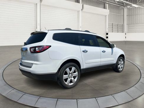 Used 2017 Chevrolet Traverse LT w/ Style and Technology Package AWD/4WD image 3