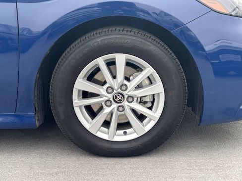 Used 2025 Toyota Camry LE image 28