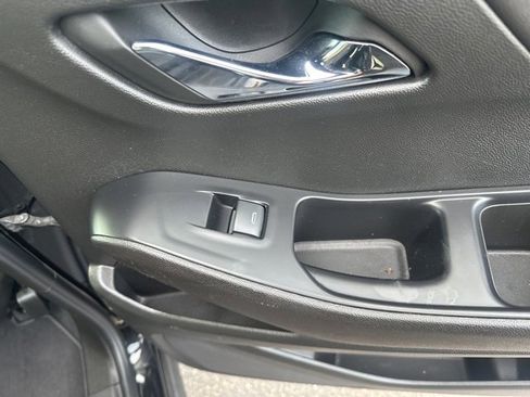 Used 2023 Chevrolet Traverse LT image 22