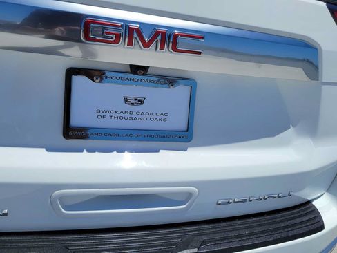 Used 2024 GMC Yukon XL Denali AWD/4WD image 15
