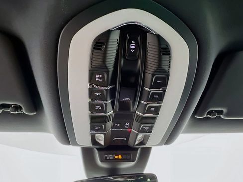 New 2026 Porsche Macan S image 14