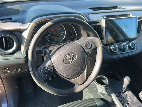 Used 2015 Toyota RAV4 LE image 18