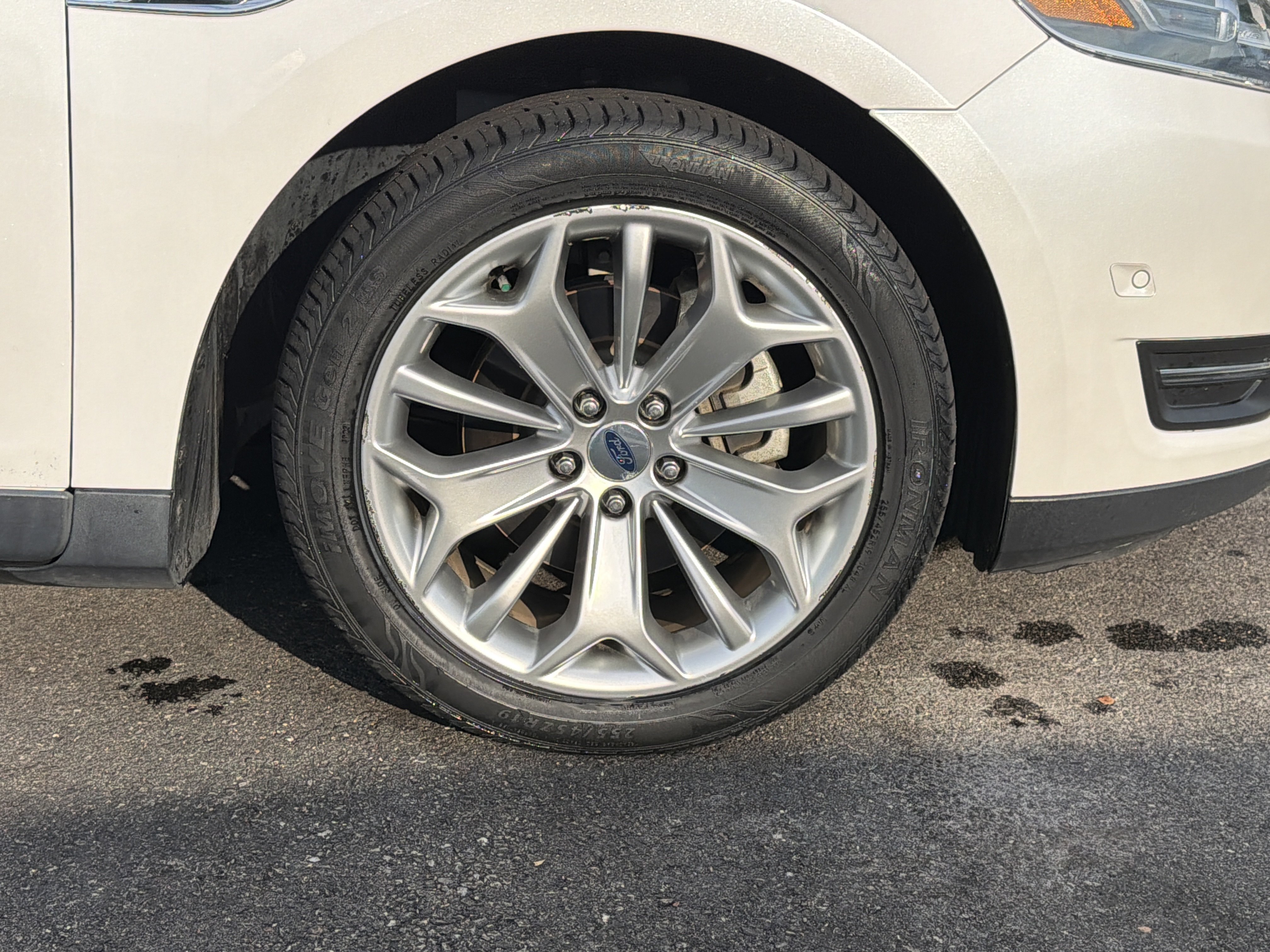 Used 2018 Ford Taurus Limited w/ Driver Assist Package FWD image 13