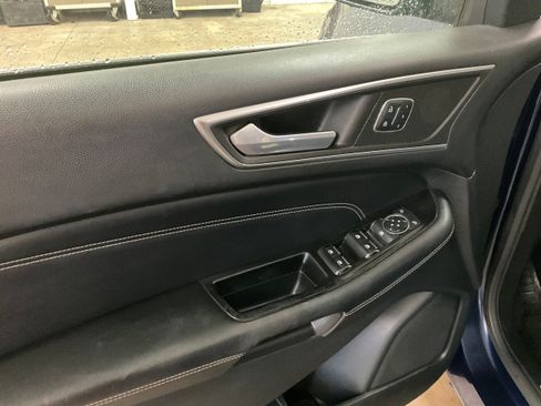 Used 2016 Ford Edge Titanium w/ Technology Package FWD image 10