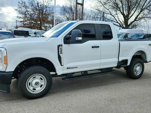 Used 2023 Ford F350 XL image 5