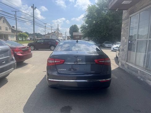 Used 2014 Kia Cadenza Premium w/ Luxury Package FWD image 4