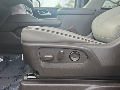 Used 2023 GMC Yukon SLT image 29