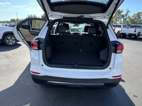 Used 2024 Chevrolet Equinox Premier image 16