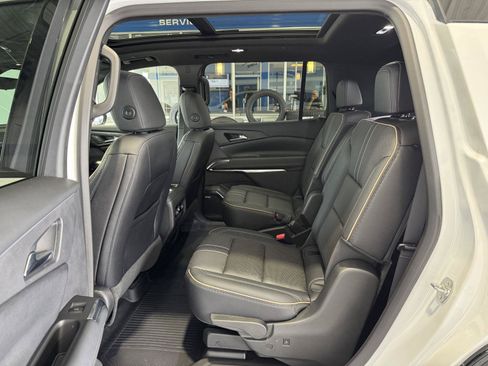 Used 2025 Chevrolet Traverse High Country w/ LPO, Floor Liner Package AWD/4WD image 10