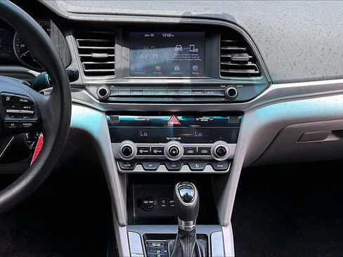 Used 2020 Hyundai Elantra SEL FWD image 9