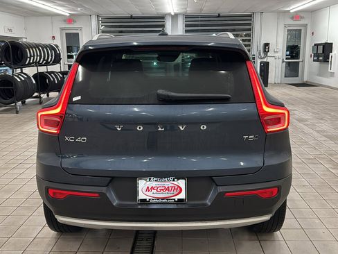 Used 2022 Volvo XC40 T5 Momentum w/ Protection Package image 6